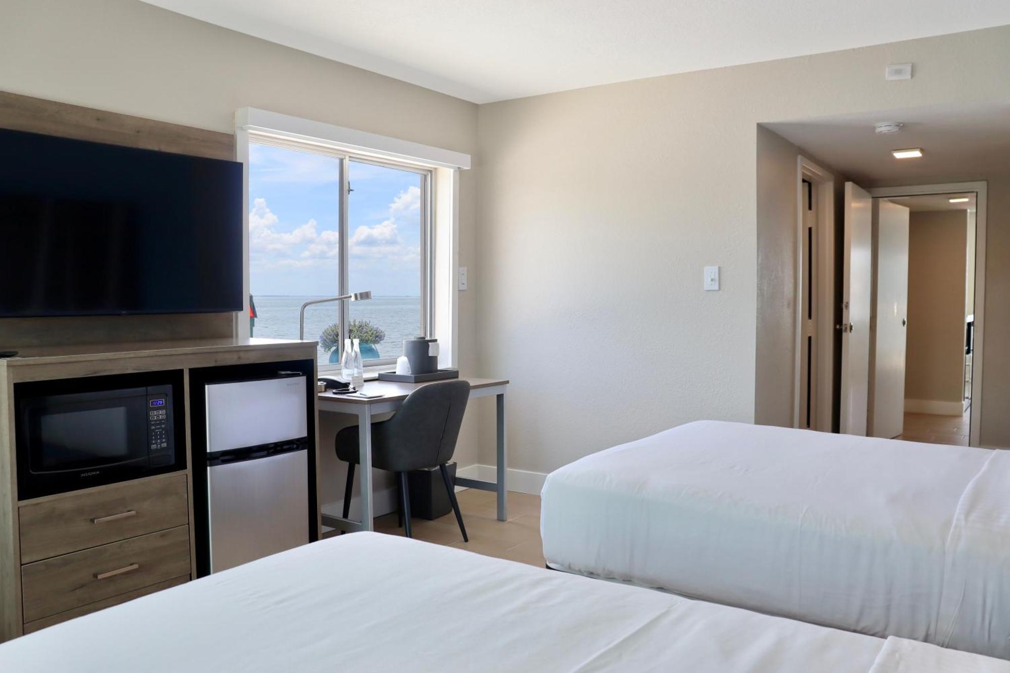 Skybeach Hotel And Marina St. Petersburg Room photo